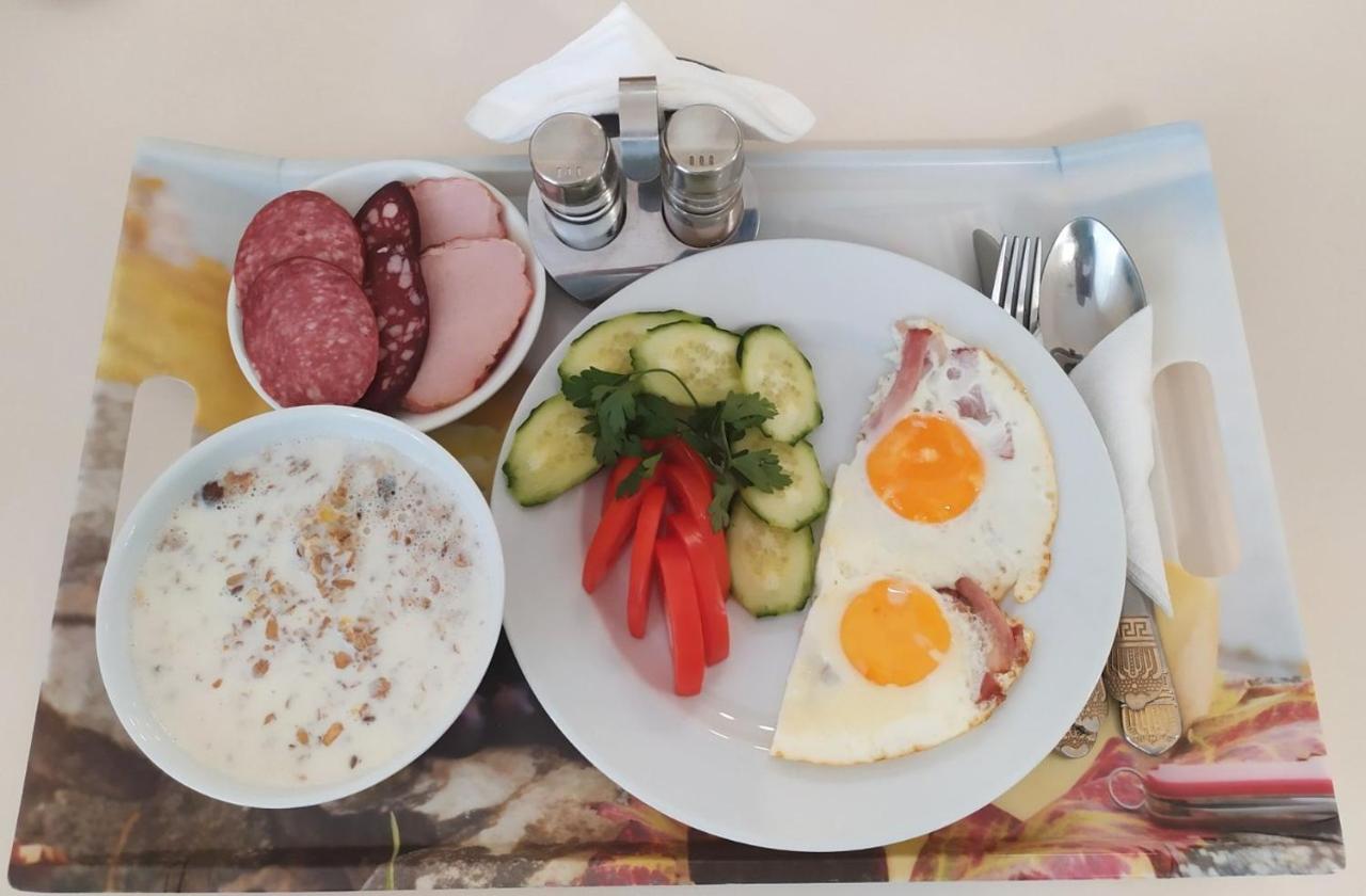 7 Sky Hotel Klinicheskaya Street Kijev Kültér fotó
