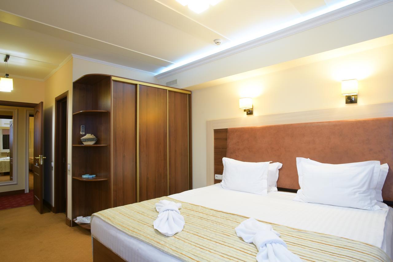 7 Sky Hotel Klinicheskaya Street Kijev Kültér fotó