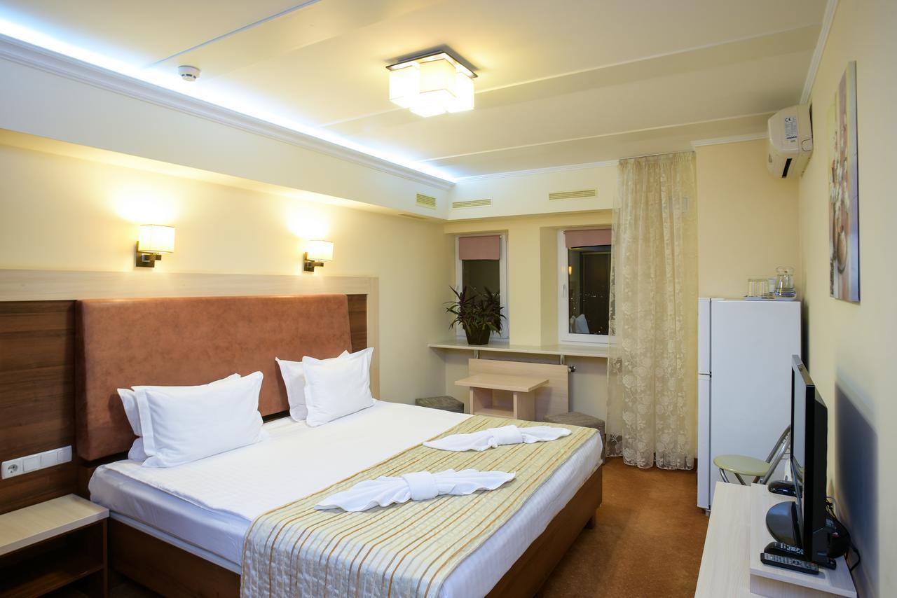 7 Sky Hotel Klinicheskaya Street Kijev Kültér fotó