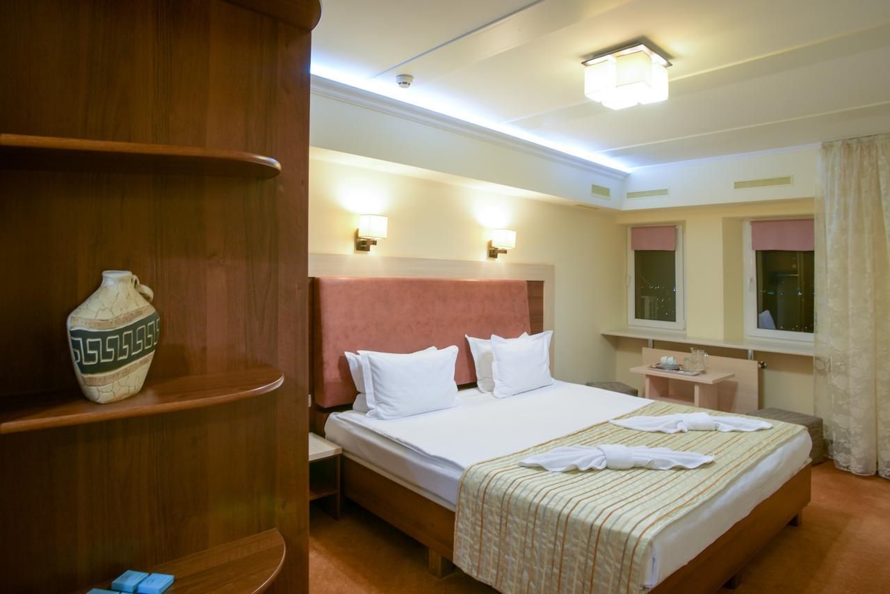 7 Sky Hotel Klinicheskaya Street Kijev Kültér fotó