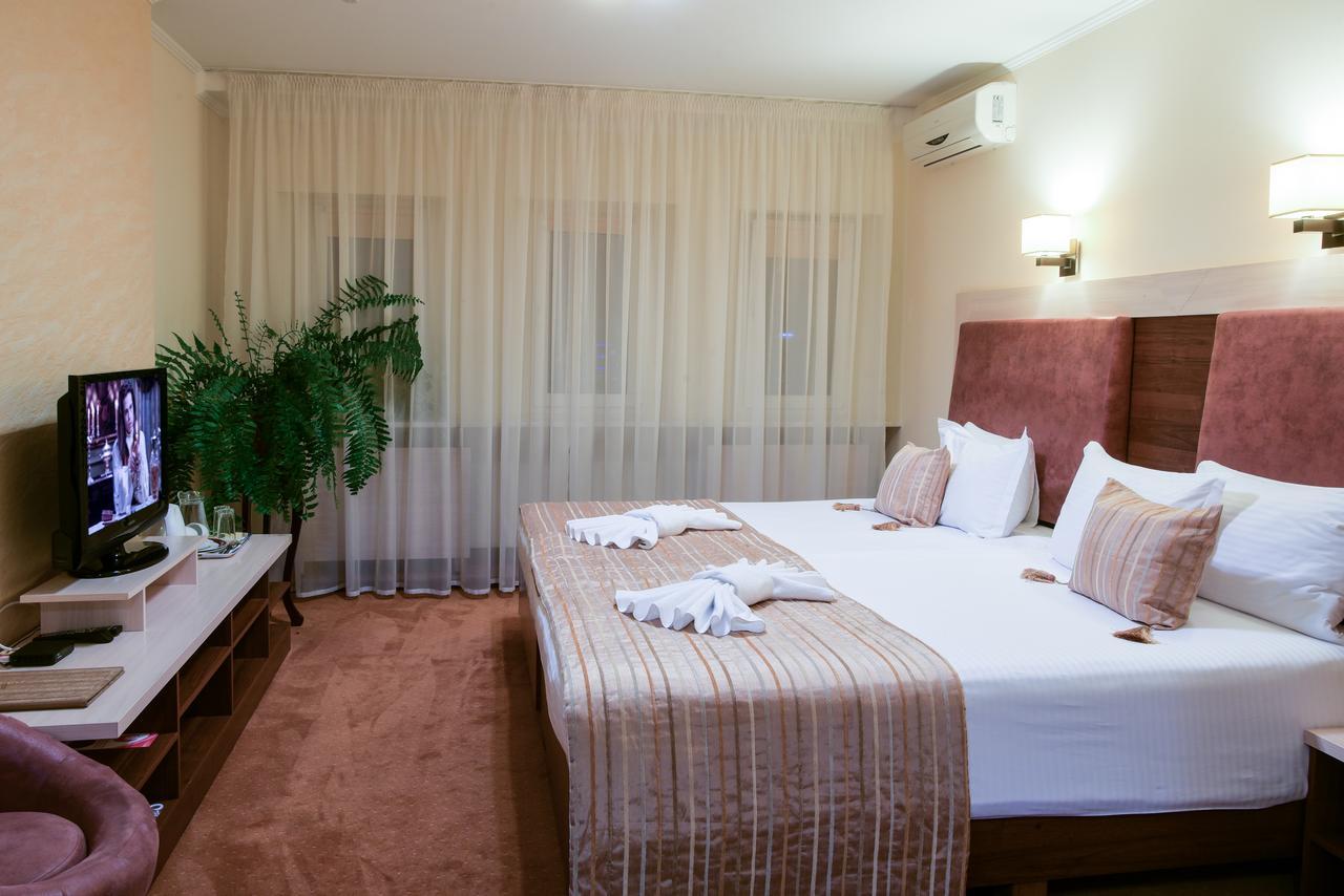 7 Sky Hotel Klinicheskaya Street Kijev Kültér fotó