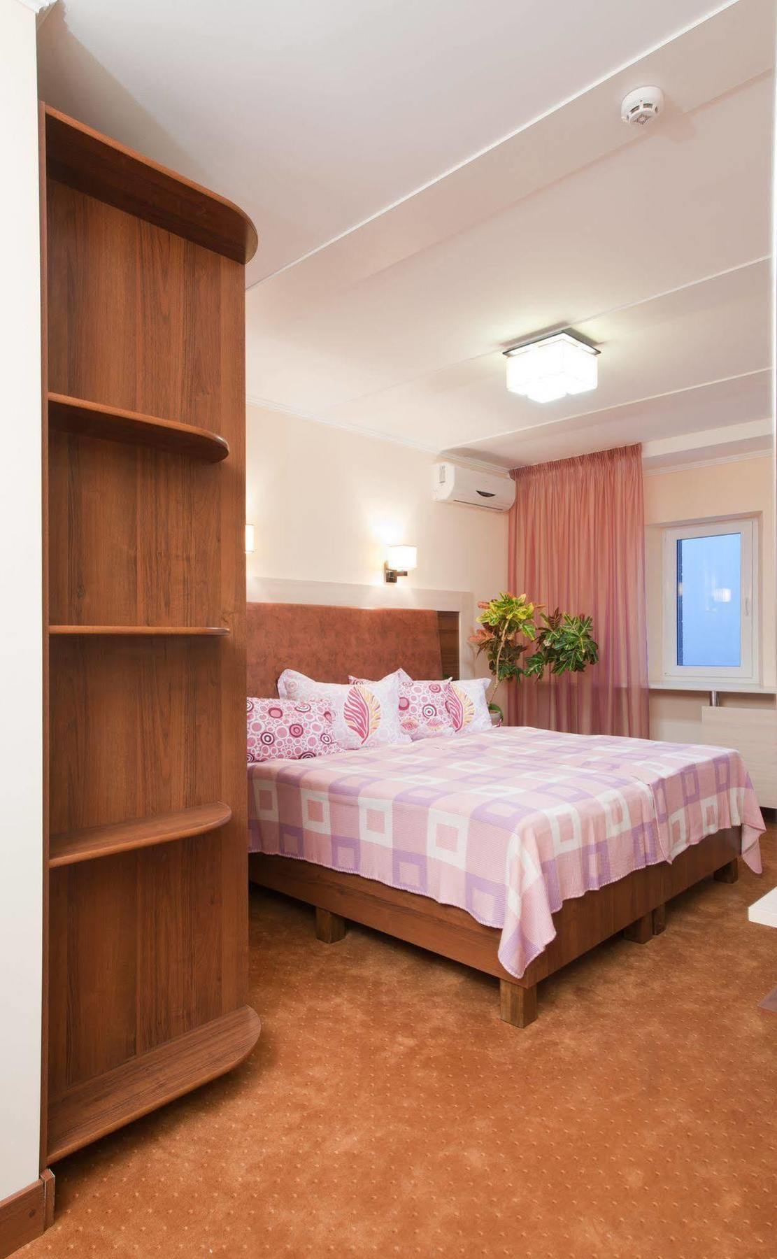 7 Sky Hotel Klinicheskaya Street Kijev Kültér fotó
