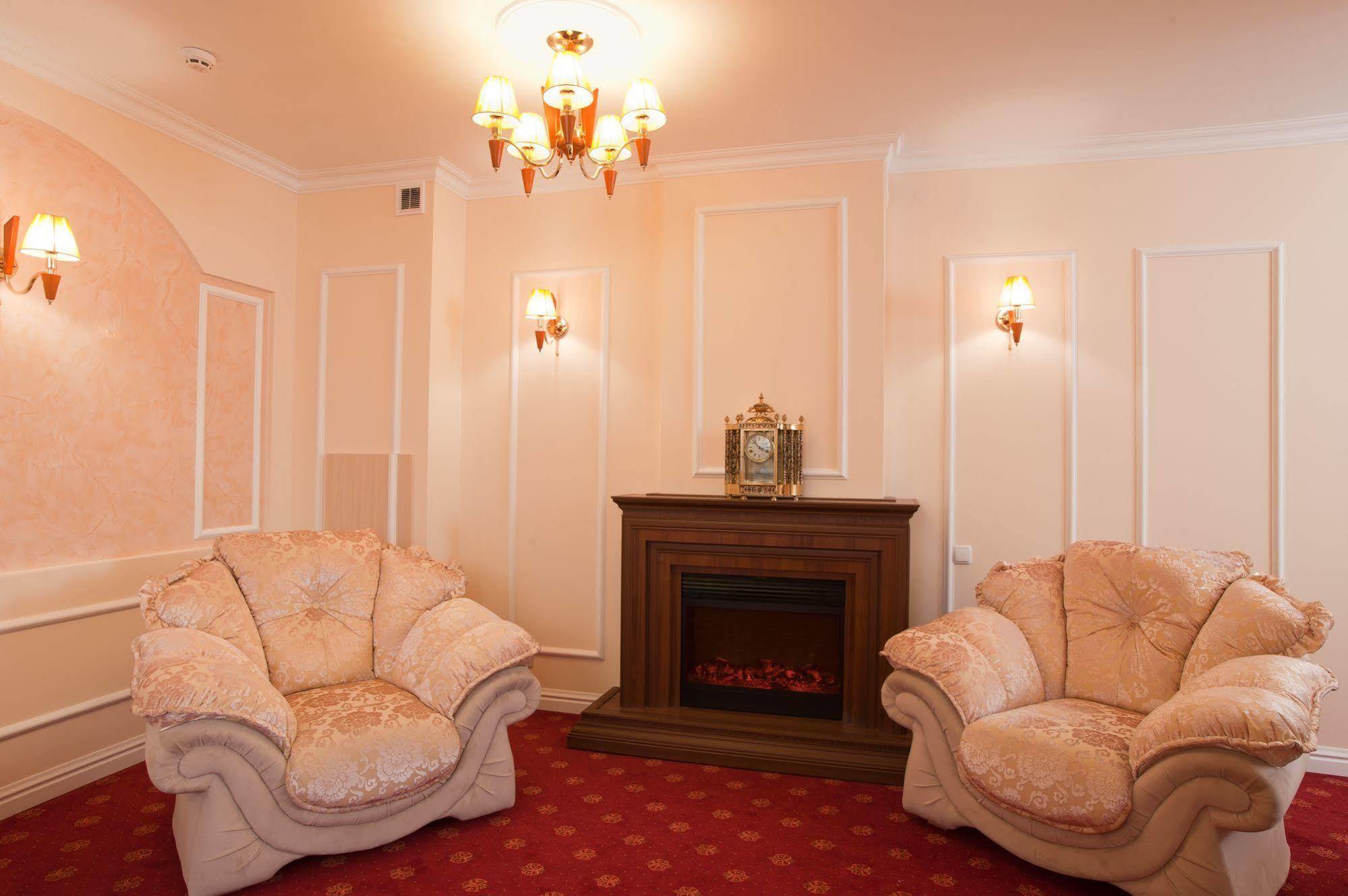 7 Sky Hotel Klinicheskaya Street Kijev Kültér fotó