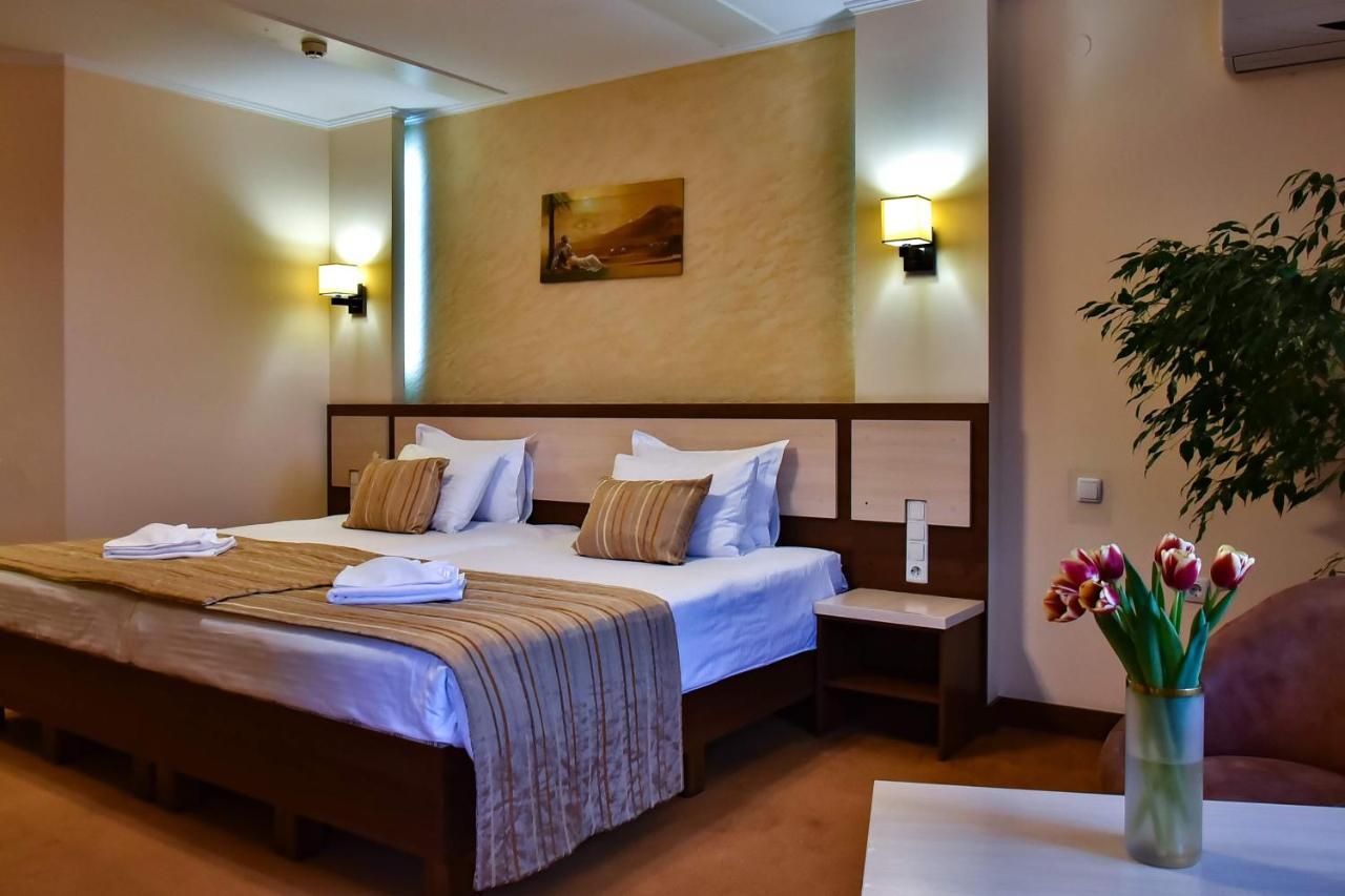 7 Sky Hotel Klinicheskaya Street Kijev Kültér fotó