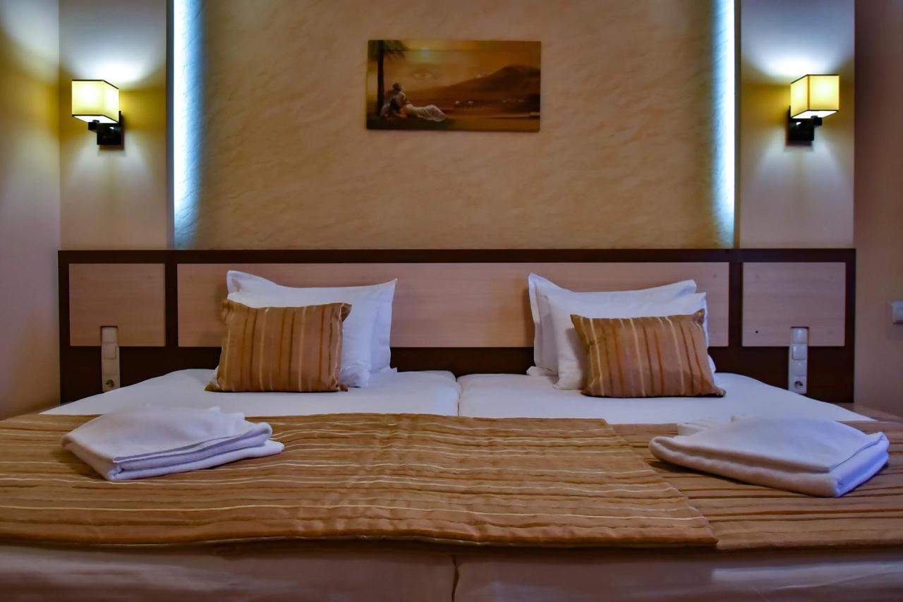 7 Sky Hotel Klinicheskaya Street Kijev Kültér fotó